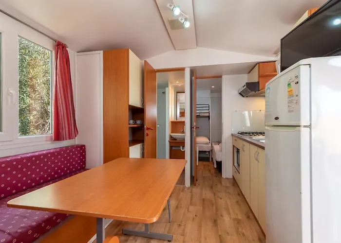 \'Olive Grove\' Camping House-Near The Beach